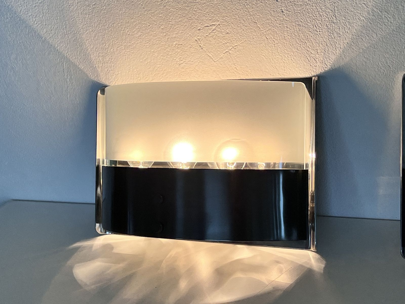 photo vintage Luigi Caccia Dominioni Pair Wall Sconces Lp19 "Monaco" In Steel And Glass, 1970s