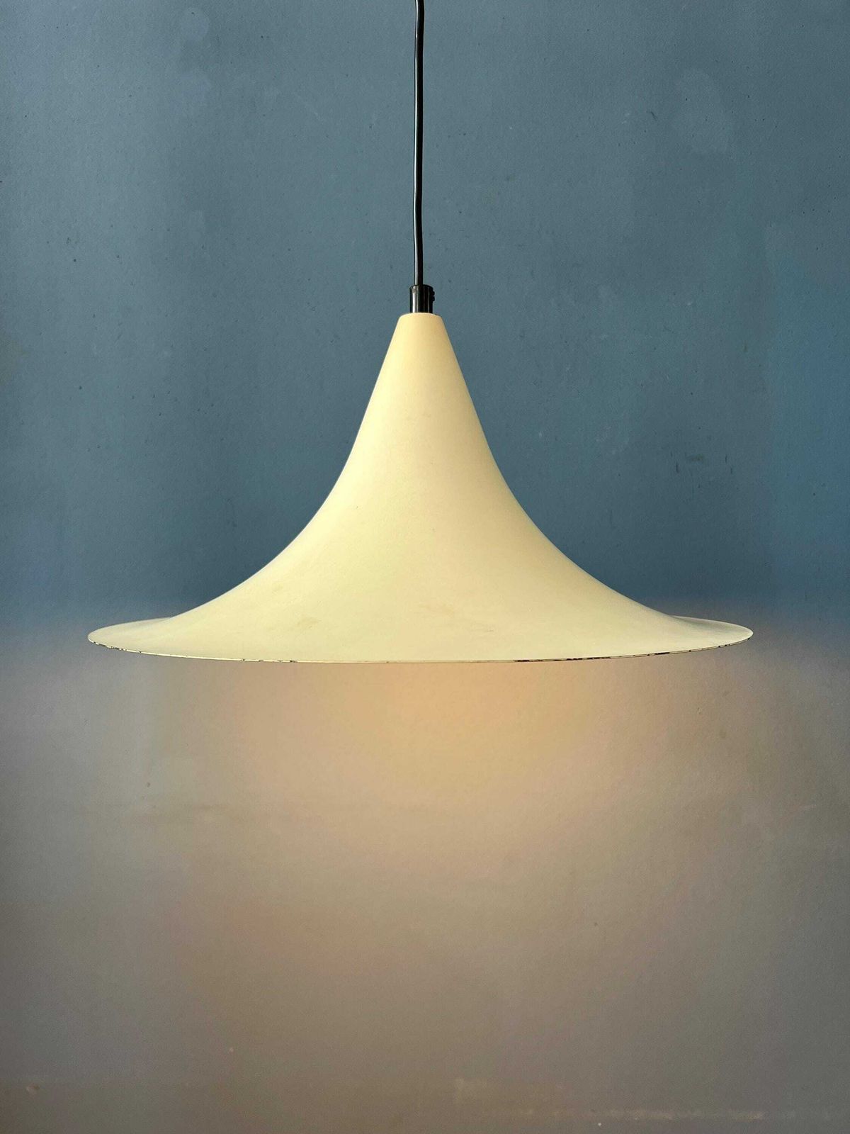 Vintage Metalen Heksenhoed Space Age Hanglamp photo vintage