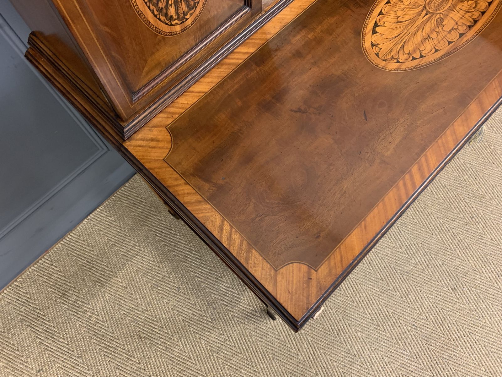 photo vintage Inlaid Mahogany Bonheur Du Jour