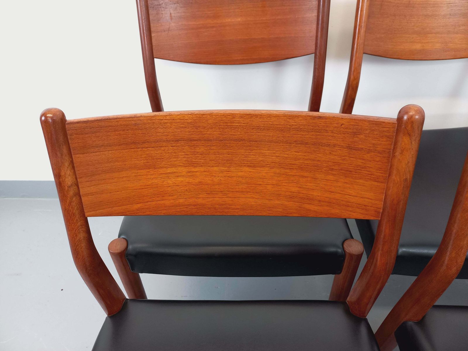 2105.0 6 chaises Fristho Franeker en teck photo