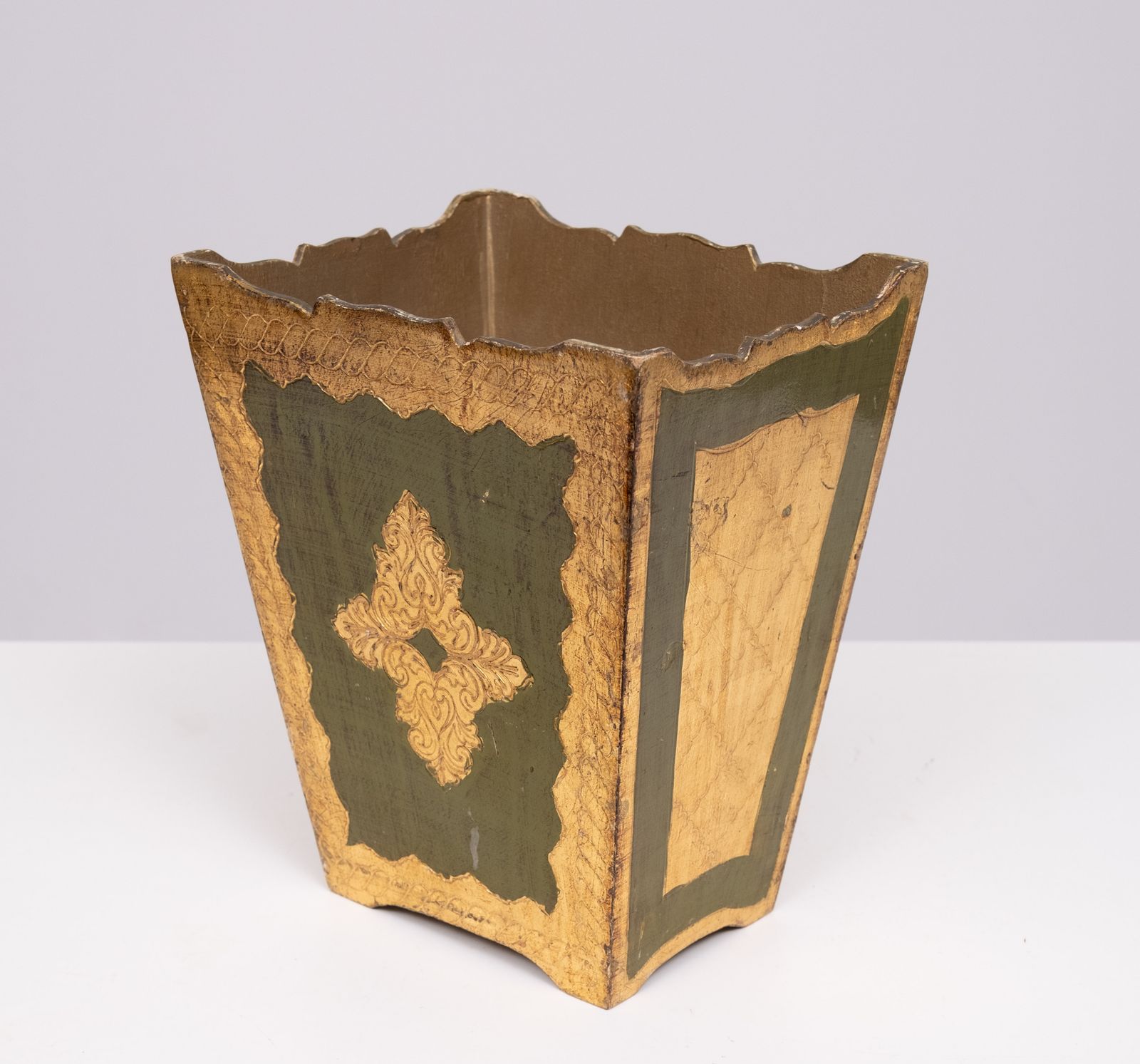 Set Of 3 Florentine Newspaper Rack, Letter Holder, Paper Basket 1960s Italy photo vinterior