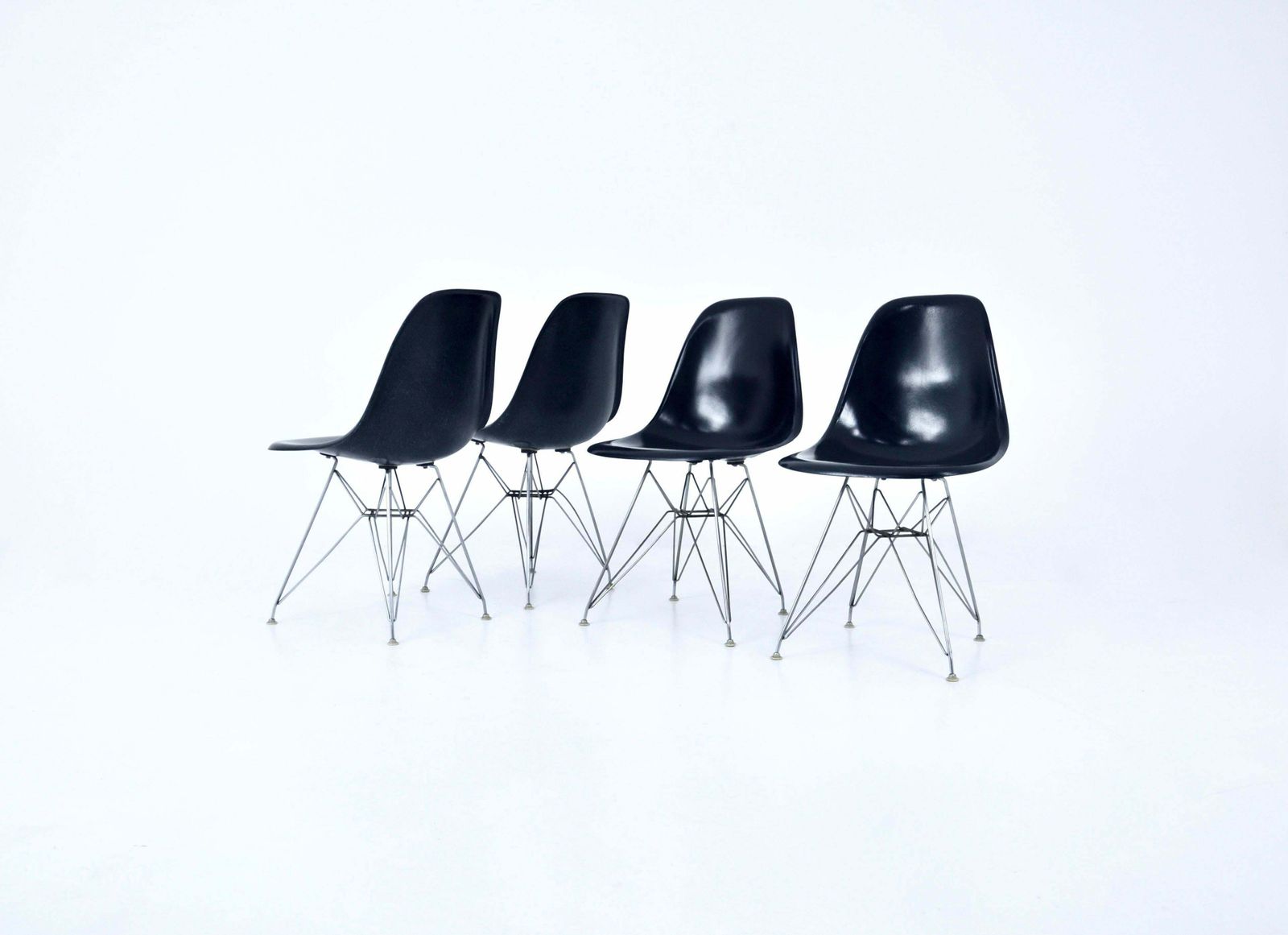 Dining Chairs Dsr By Charles & Ray Eames For Herman Miller, 1970s, Set Of 4 photo furniture