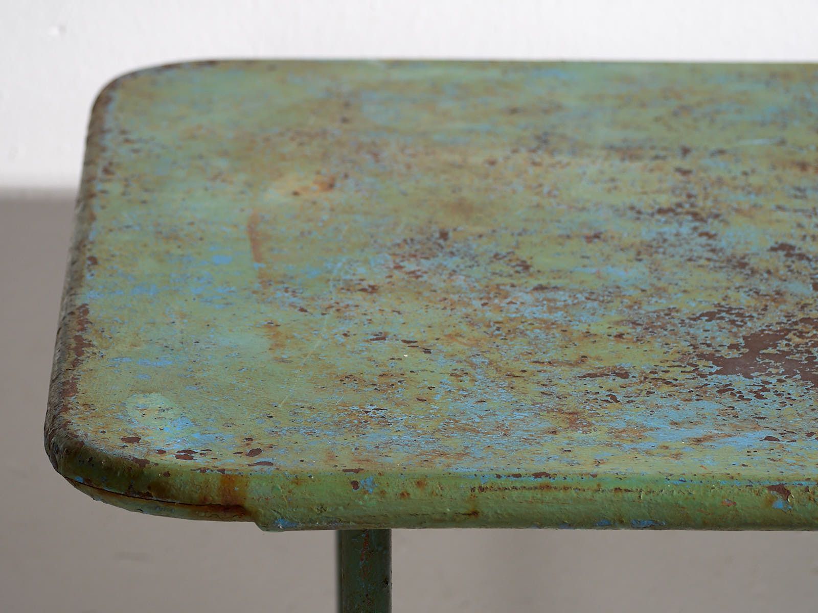 Mint Green Antique Garden Table (C.1920) photo vinterior