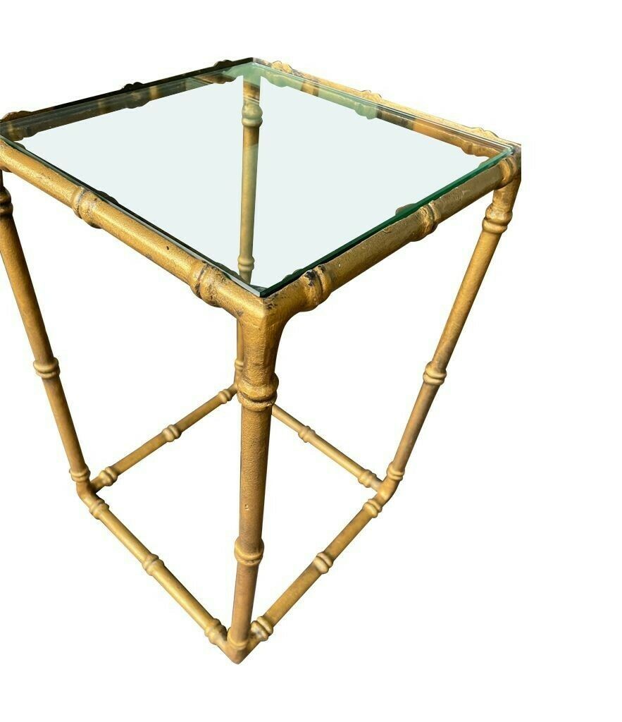 photo vintage A Set Of Three French 1970s Faux Bamboo Gilt Metal Nest Of Tables, With Glass Shelves
