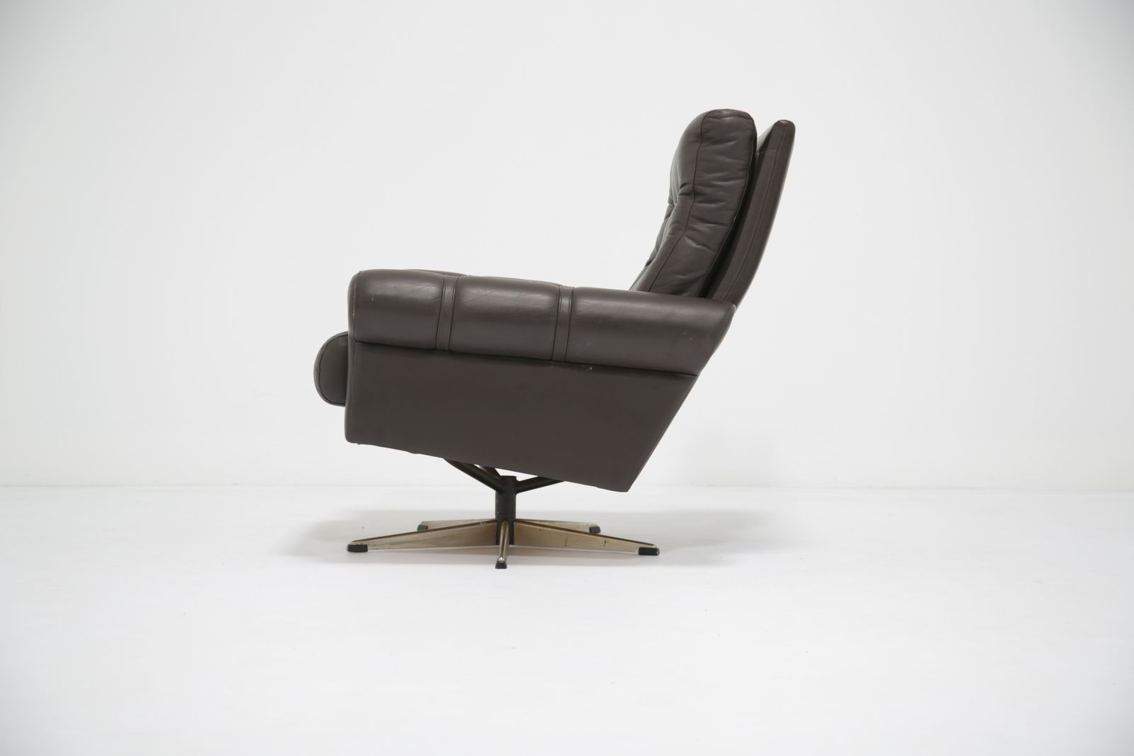Vintage Brown Leather Swivel Armchair, Denmark, 1970s. photo buy