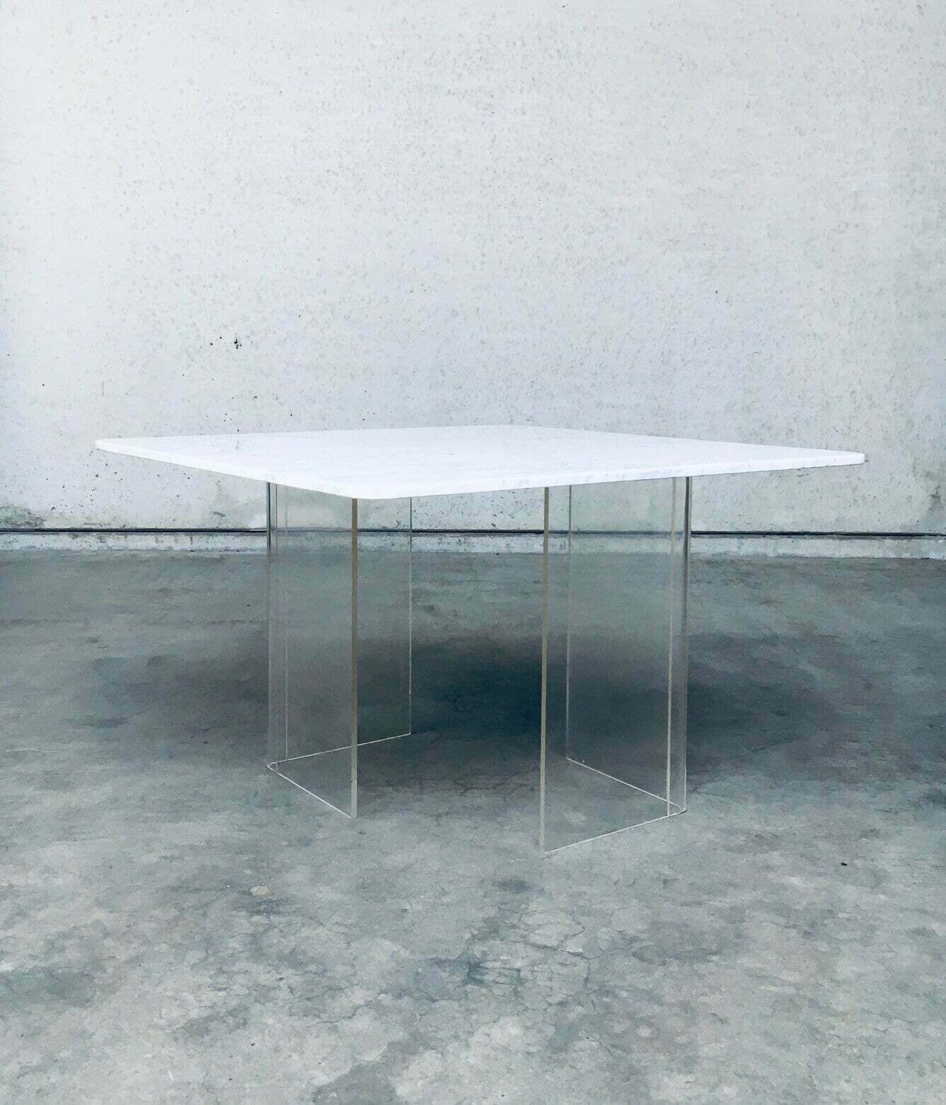 Minimalistische Marmeren Zweefblad Eettafel, Italië, Ca. Jaren 1970