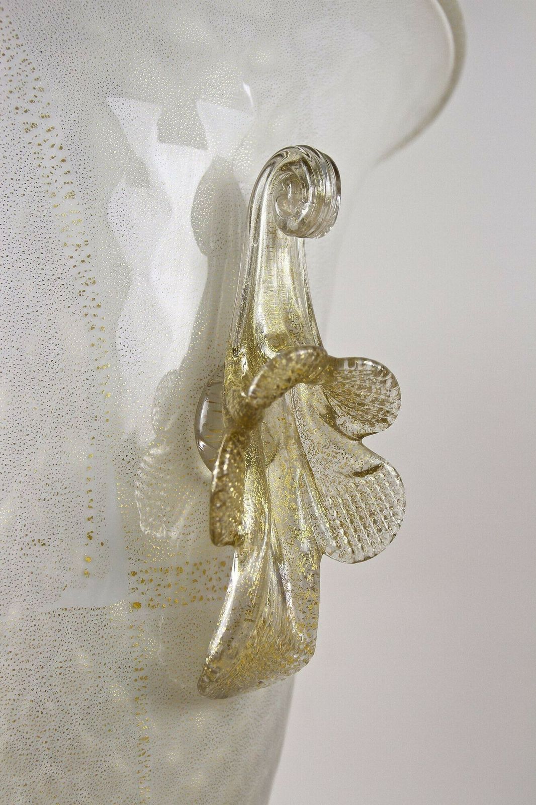 photo furniture Beige/ Golden Murano Glass Urn Vase With 24 K Gold Flakes By Gabbiani, Italy