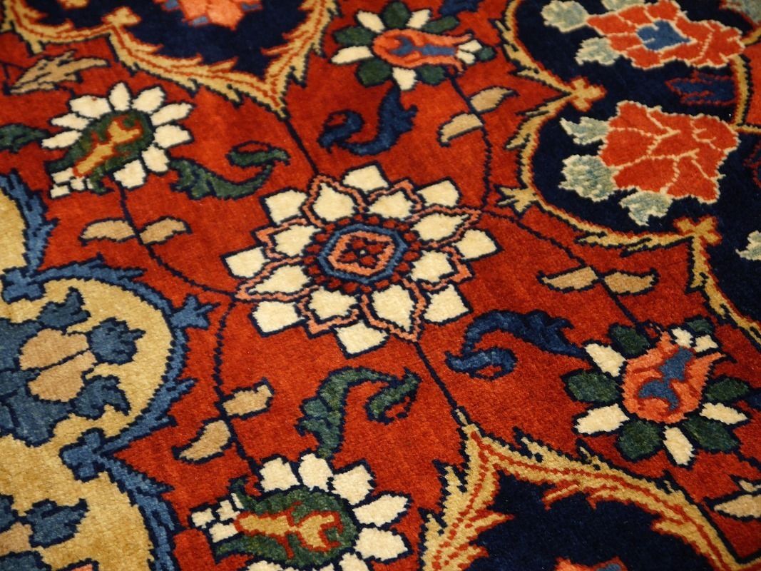 photo furniture Fine Hand Knotted Heritage Accent Wool Rug 261 X 172 Cm