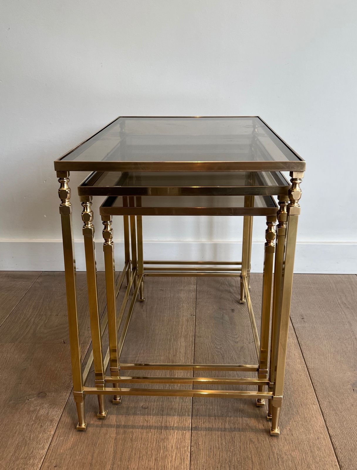 photo vintage Suite Of Tables Neoclassical Neoclassical Lison Of The Maison Ramsay