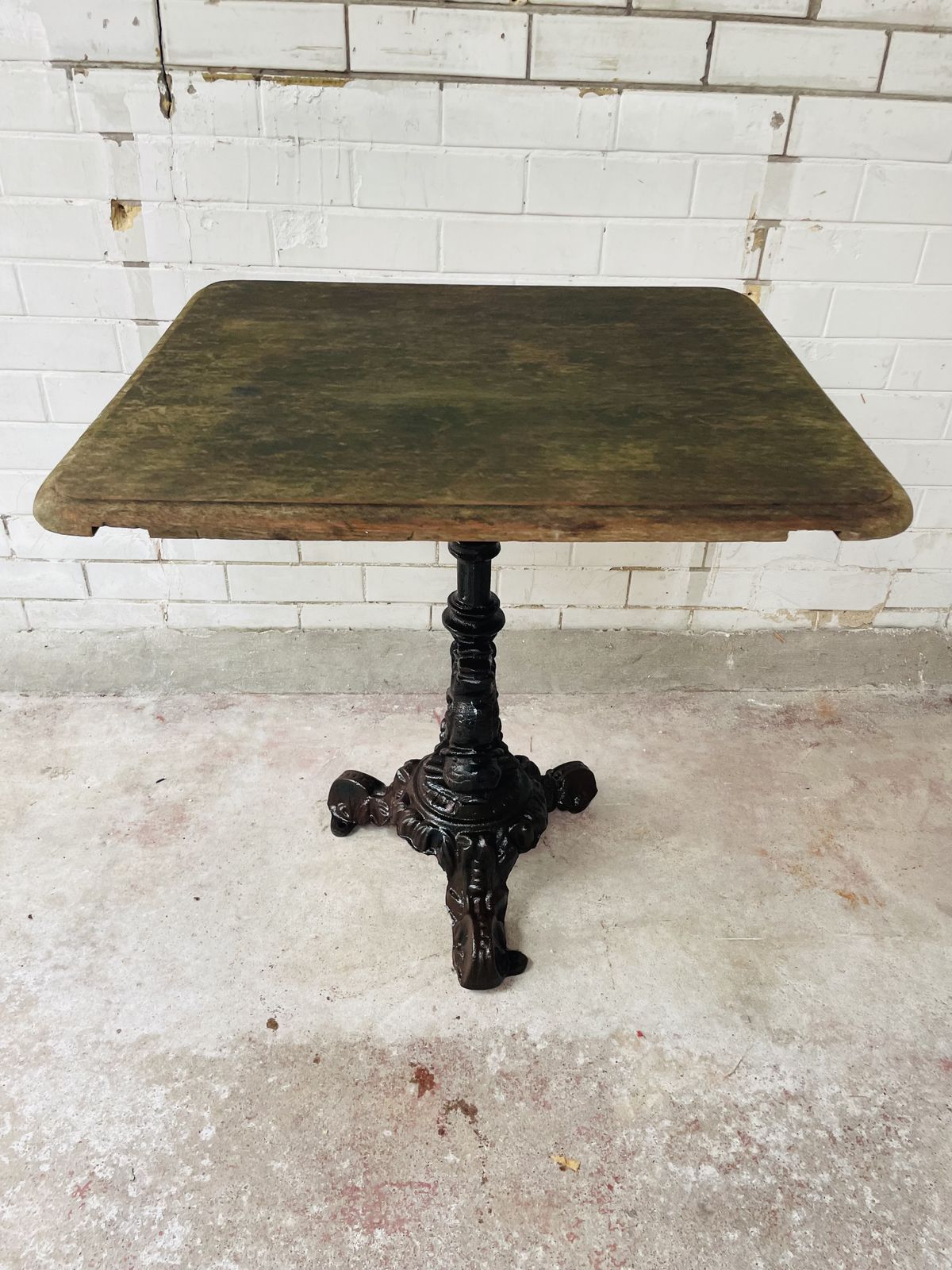 Very Nice Garden/House Table. photo furniture