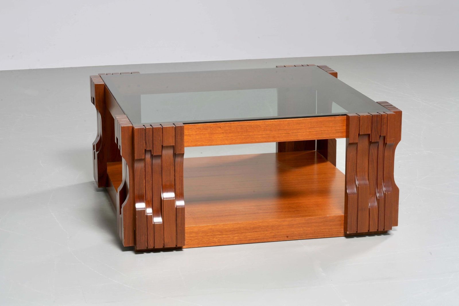 Luciano Frigerio 'Norman' Salontafel In Walnoot En Glas, Italië, 1968 photo vinterior