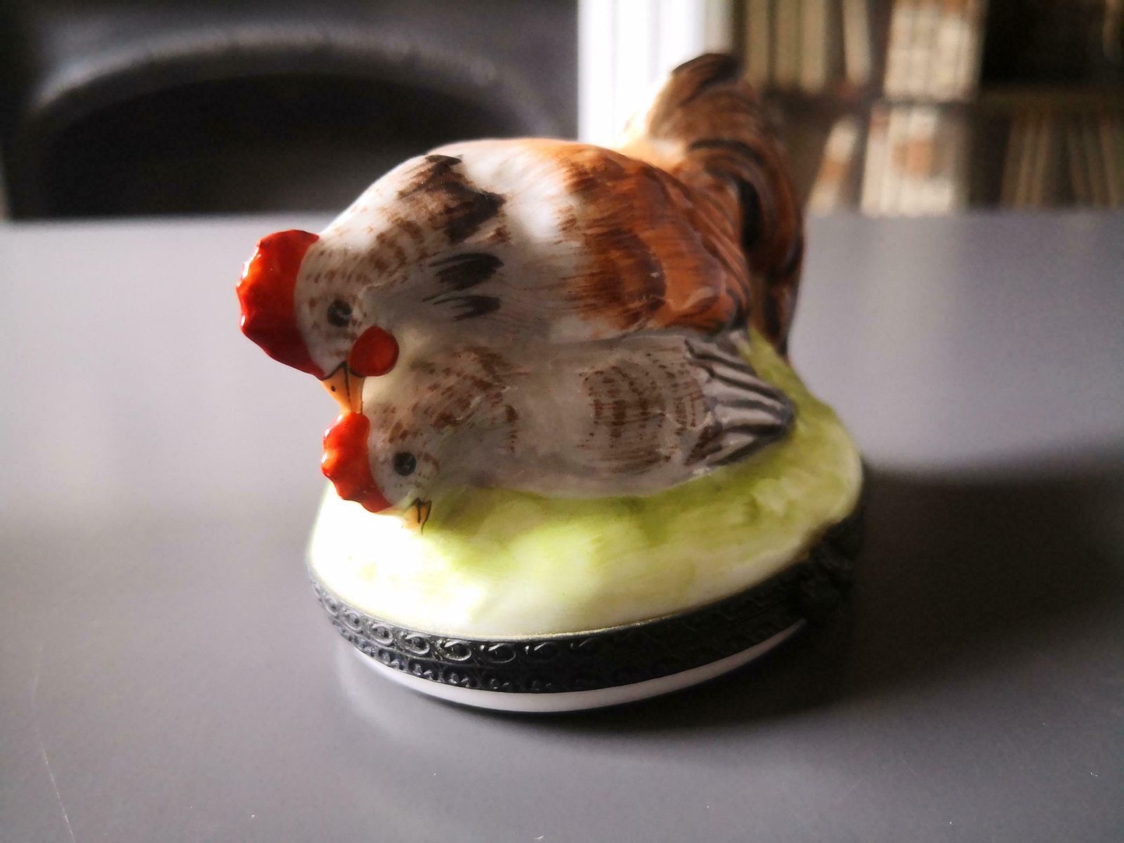 Peint Main Limoges Hand Painted Limoges Porcelain Chicken Couple Trinket Box