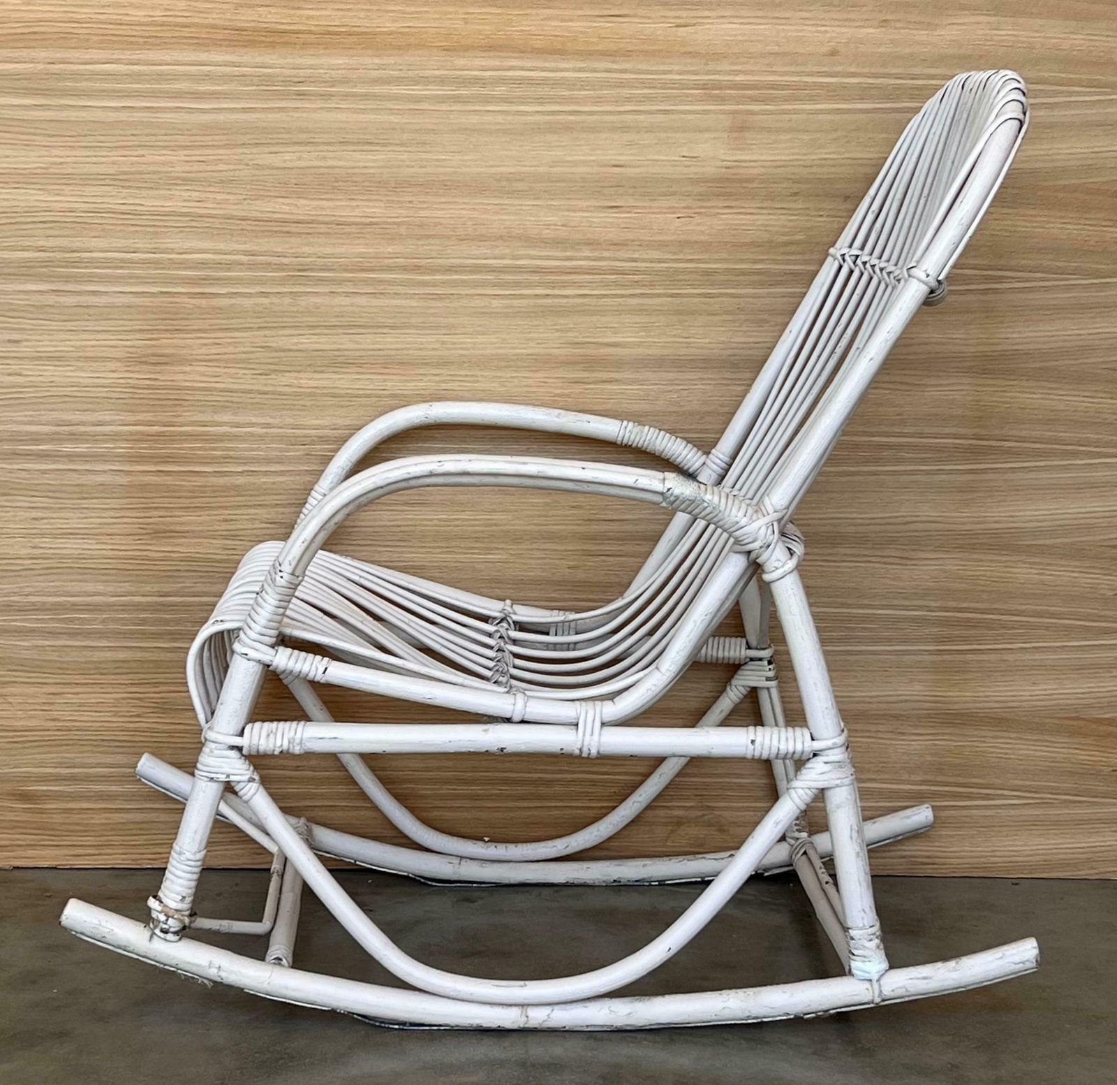 Rocking chairs vintage en bambou blanc dans le style de Franco Albini, Italie photo Mobilier