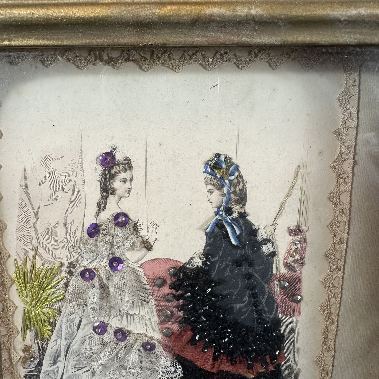 French Antique Fashion Diorama “La Femme Et La Famille” photo vintage