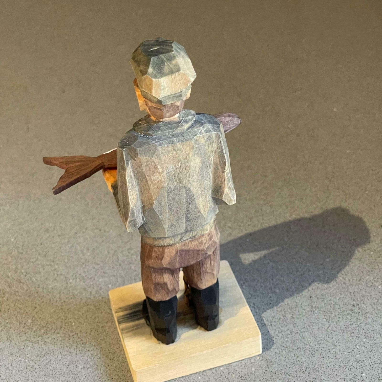 photo furniture Rare Wooden Carving Human Sculptures A Fisher Man Antique Decorative Figurine