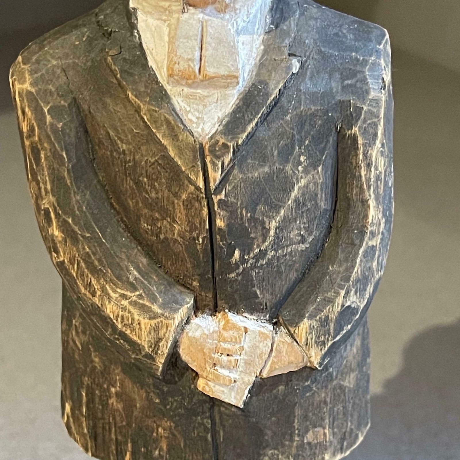 Wooden Carving Human Sculptures, Formal Dressed Antique Decorative Man Figurine photo vinterior