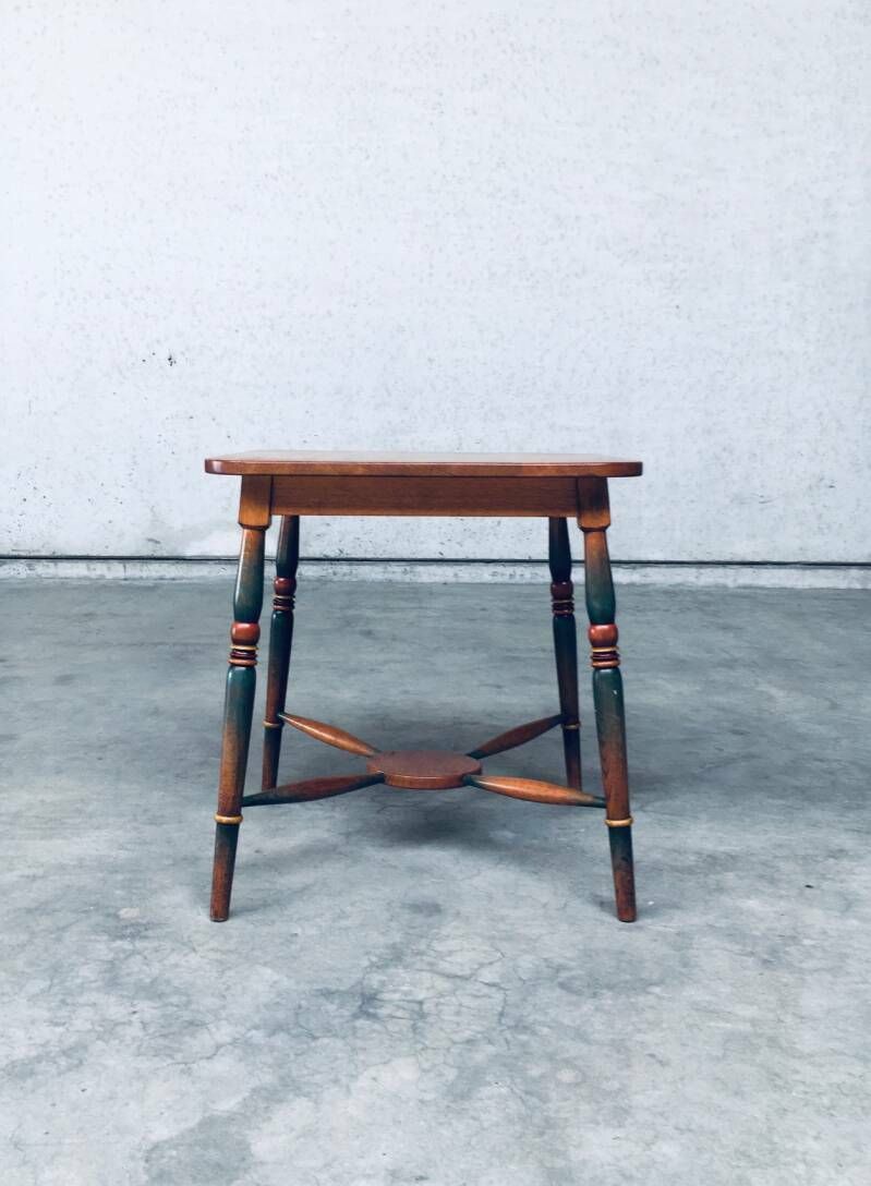 photo furniture Amsterdam School Design Geschilderde Bijzettafel, Nederland Jaren 1920