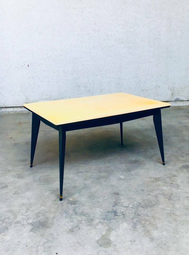 photo furniture Uitschuifbare Eettafel In Space Age Stijl, Ca. Jaren 1950