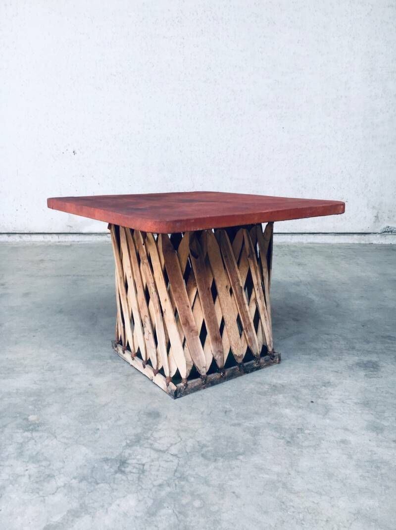 photo furniture Mexicaanse Art Populaire Ambachtelijk Leren Tafel & Stoelen, Toegeschreven Aan Wim Rietveld