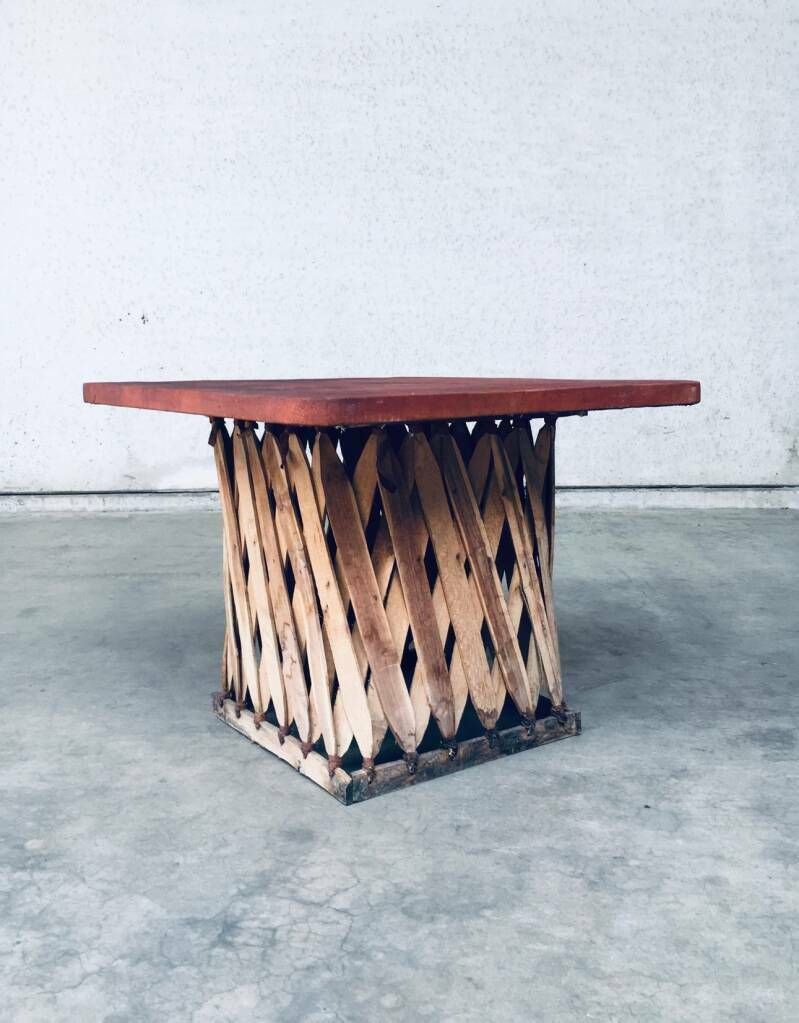 photo for sale Mexicaanse Art Populaire Ambachtelijk Leren Tafel & Stoelen, Toegeschreven Aan Wim Rietveld