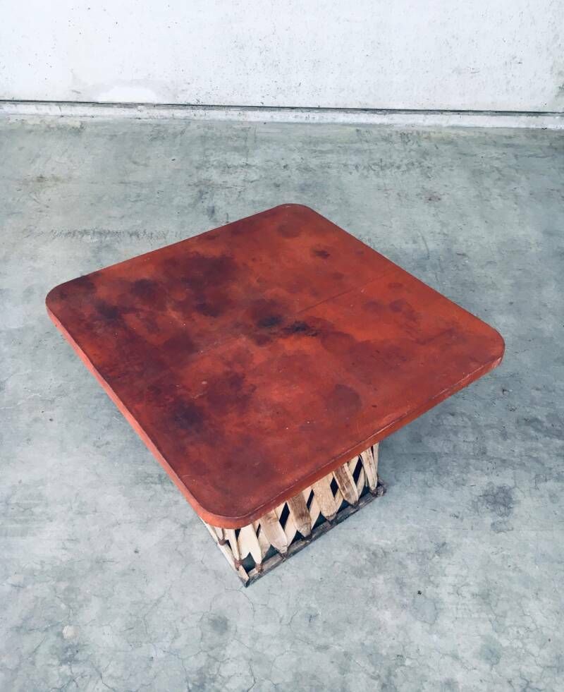 photo vinterior Mexicaanse Art Populaire Ambachtelijk Leren Tafel & Stoelen, Toegeschreven Aan Wim Rietveld