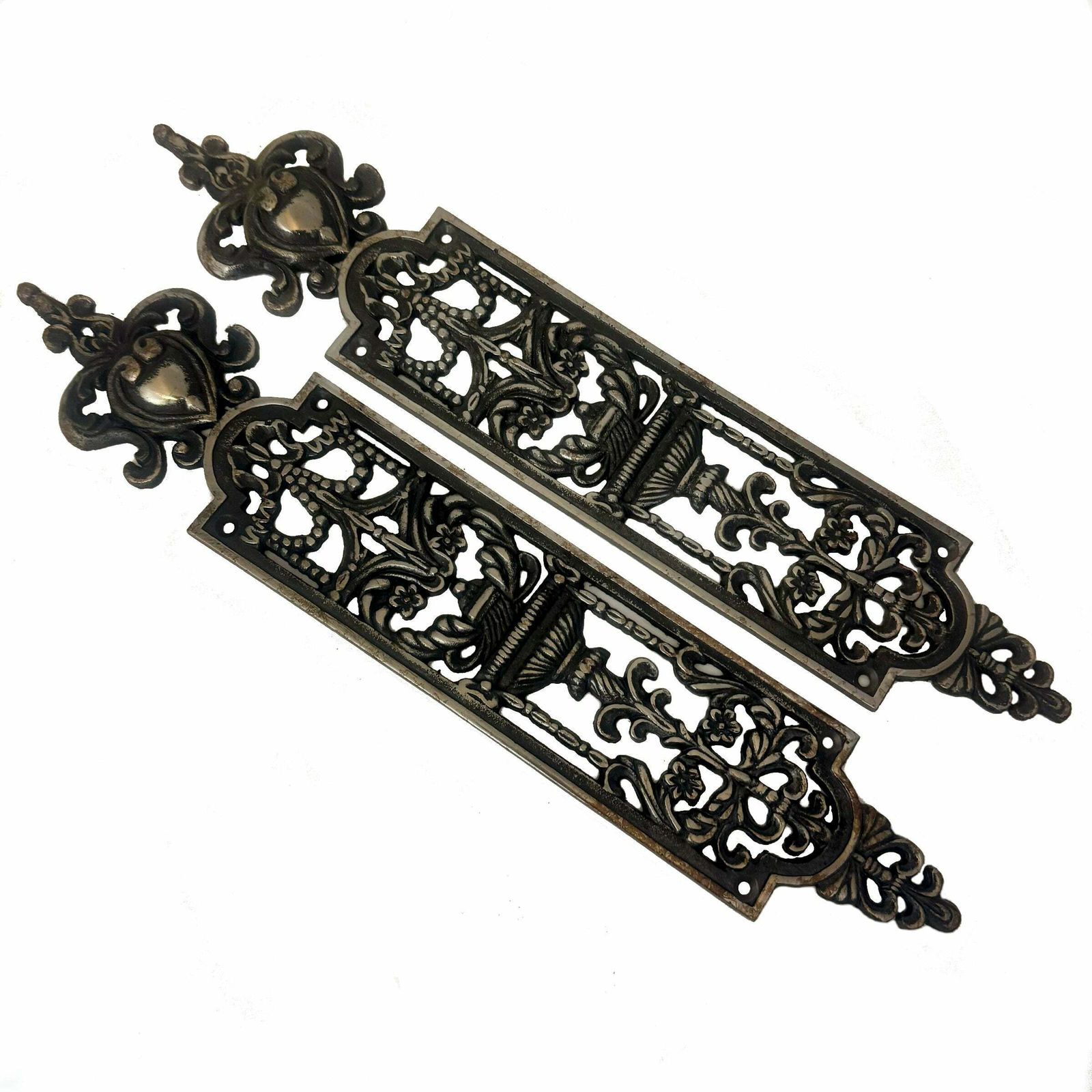 Reclaimed Victorian Style Cast Iron Finger Plates   31 Pairs Available