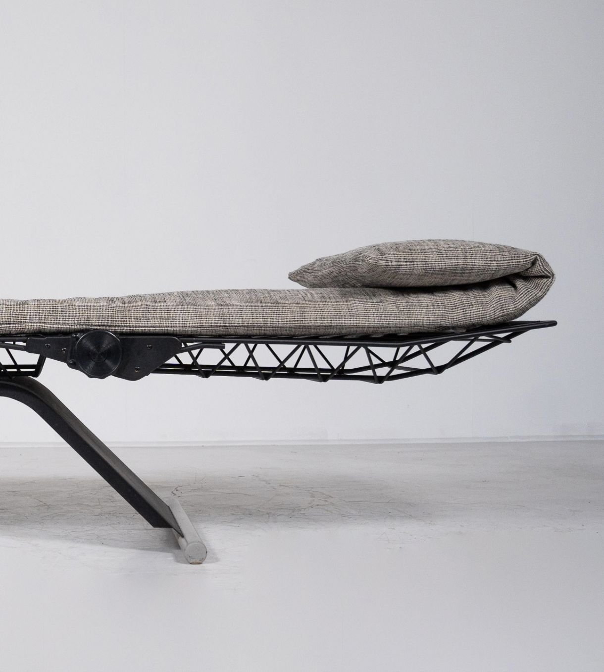 Mid Century Modern Daybed, Italy, 1960s photo Furniture
