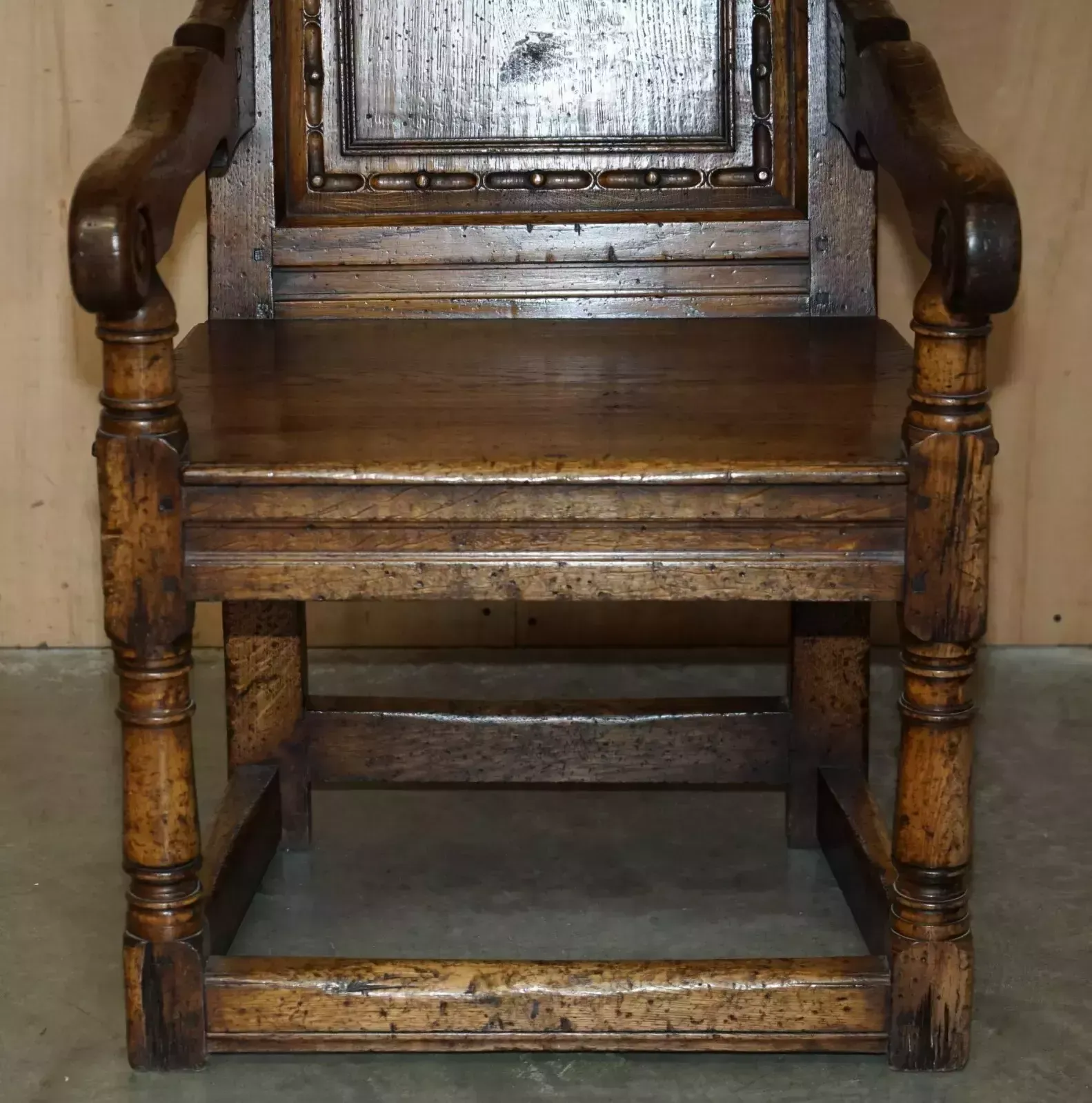 photo vinterior Fine & Rare Original 19th Century Wainscot Armchair England Oak With Side Drawer