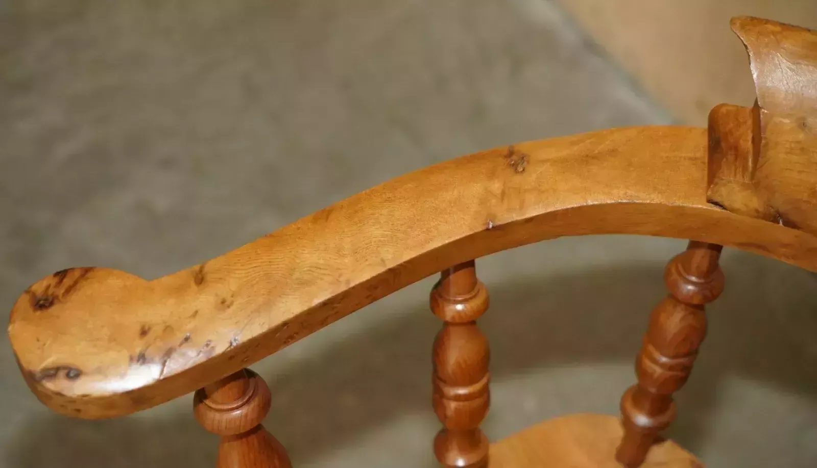 photo furniture Super Rare Highly Collectable Burr Yew Wood Windsor Swivel Captains Office Chair