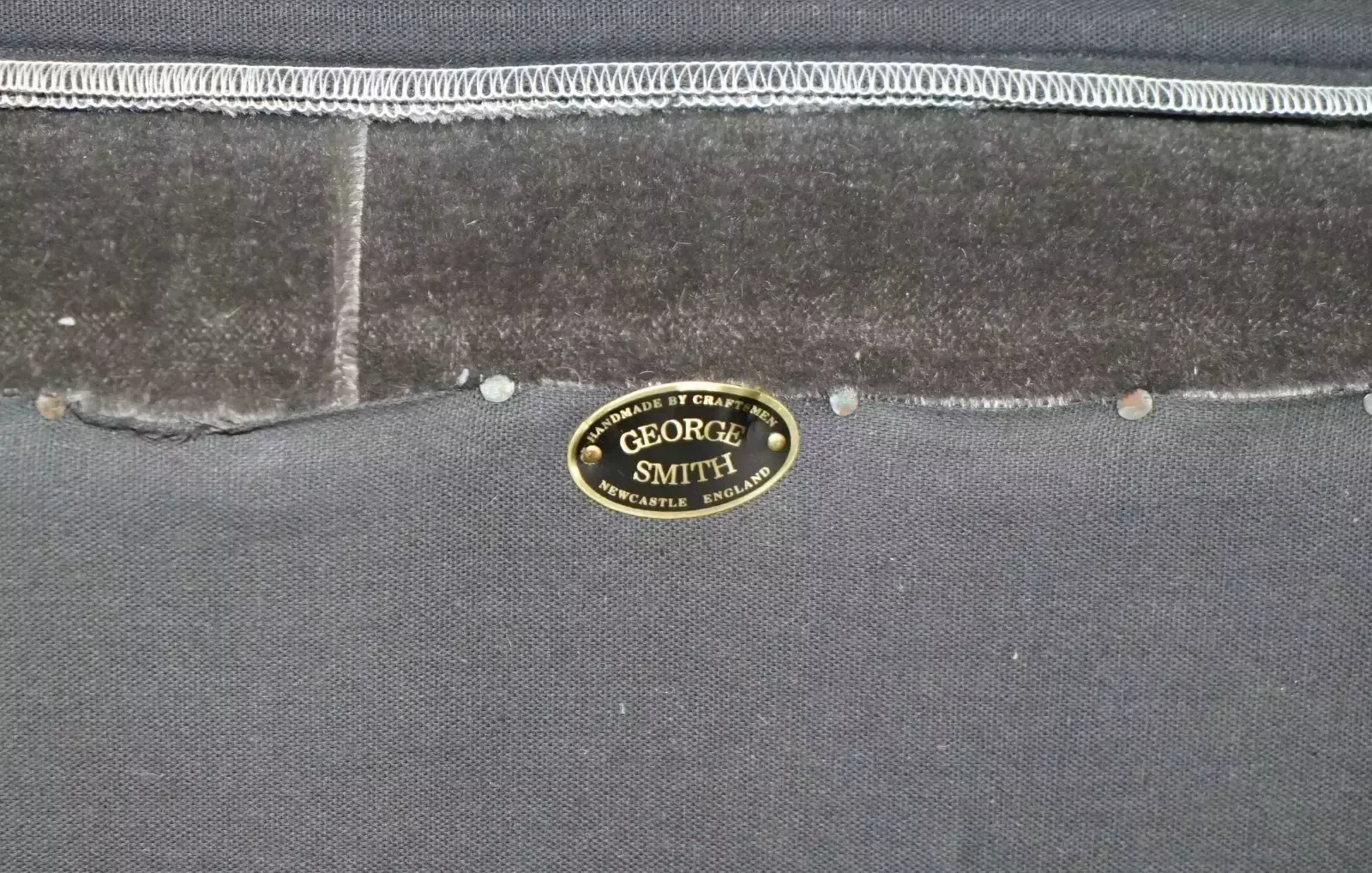 photo vinterior George Smith Somerville Chesterfield Mohair Velvet Sofas