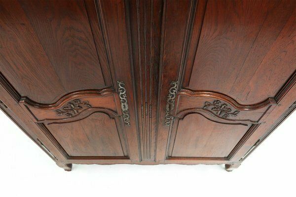 photo vinterior Large Louis XVI French Carved Bridal Wardrobe, 1850s