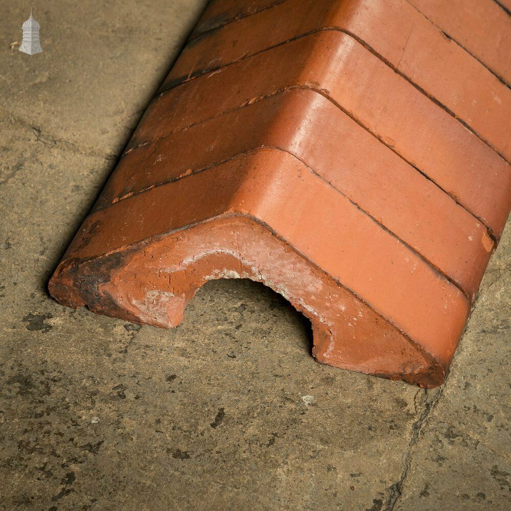 Saddleback Wall Coping, A Run Of 3 Metres photo 384.0