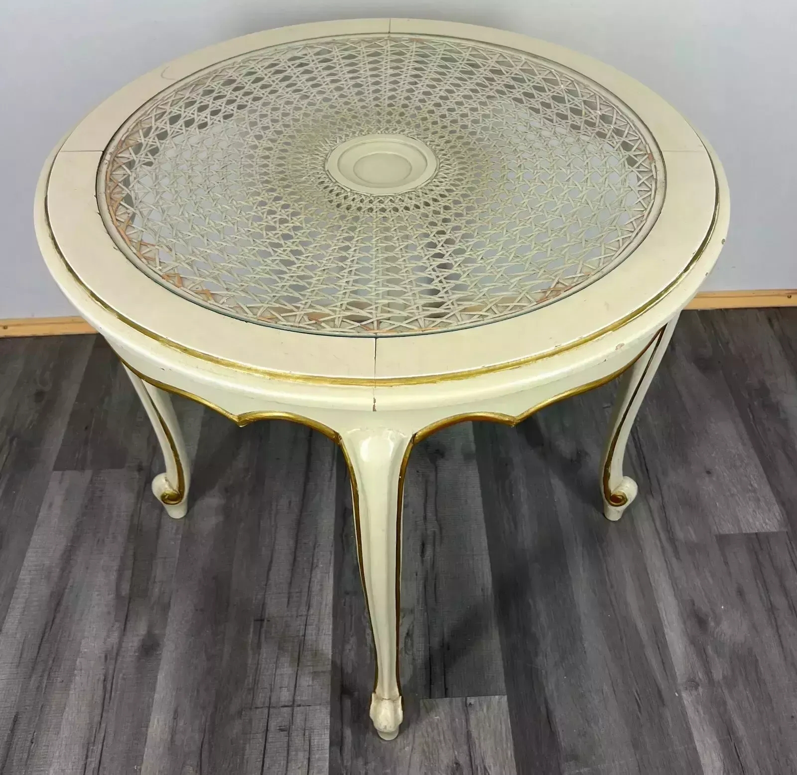 photo furniture Shabby Chic Coffee Table Round With Glass Top French Louis XIV Lot 3282