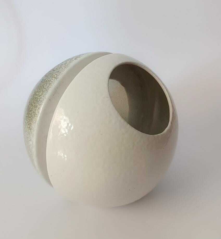 Particular 70s Space Age Ceramic Sphere Vase Il Picchio Bertoncello Calro Zauli Was White Grey