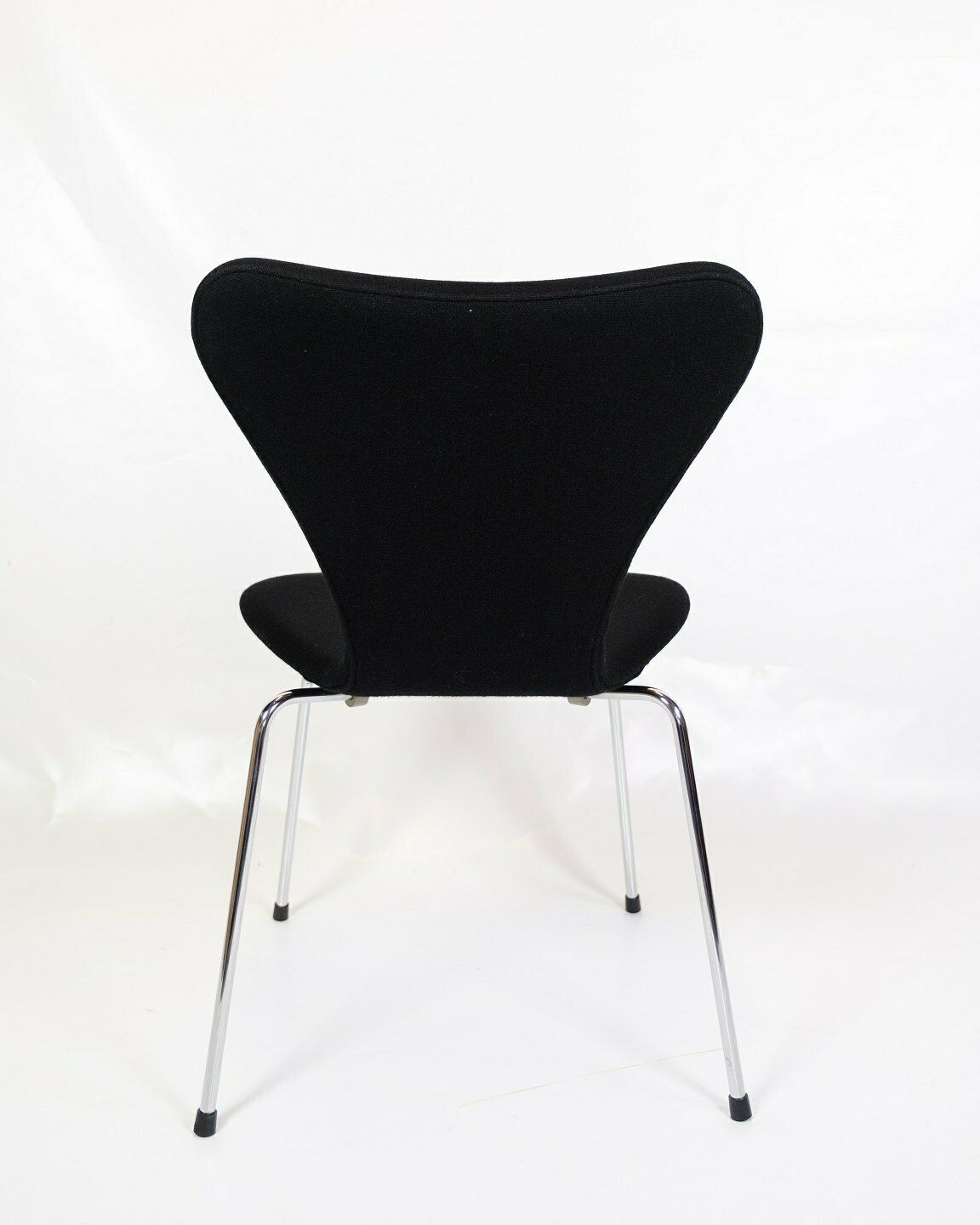 Set Of 4 Seven Chair Model 3107 Original Upholstered In Black Fabric By Arne Jacobsen For Fritz Hansen photo buy
