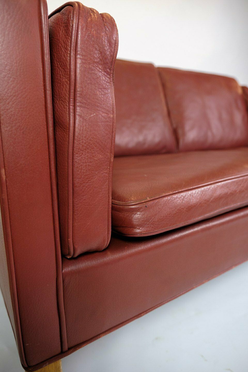 Set Of Two 2. Person Sofas Model 2212 In Red Leather & Oak Frame By Børge Mogensen For Fredericia Chair Factory From 1960s photo vinterior