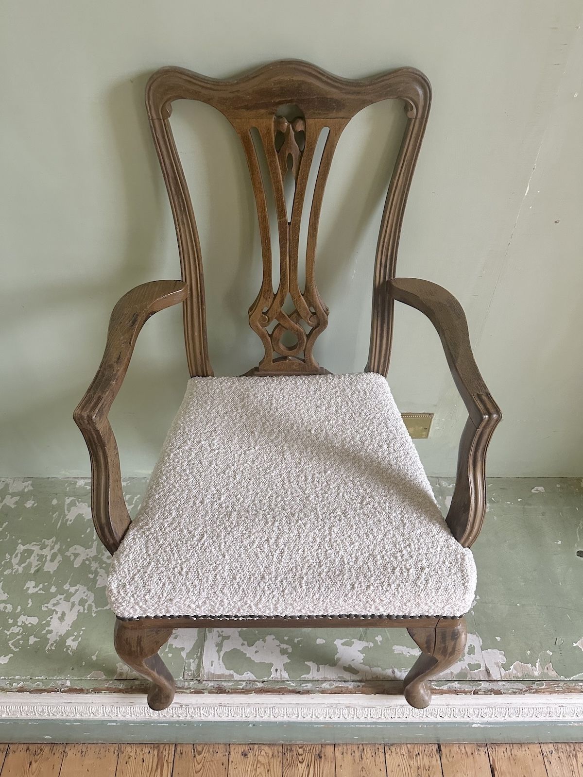 Upholstered Antique Queen Anne Style Carver Oak Chair In Boucle photo buy
