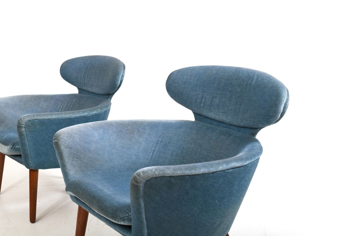 photo furniture Rare Pair Of Danish Easychairs In Teak & Mohair 1950s