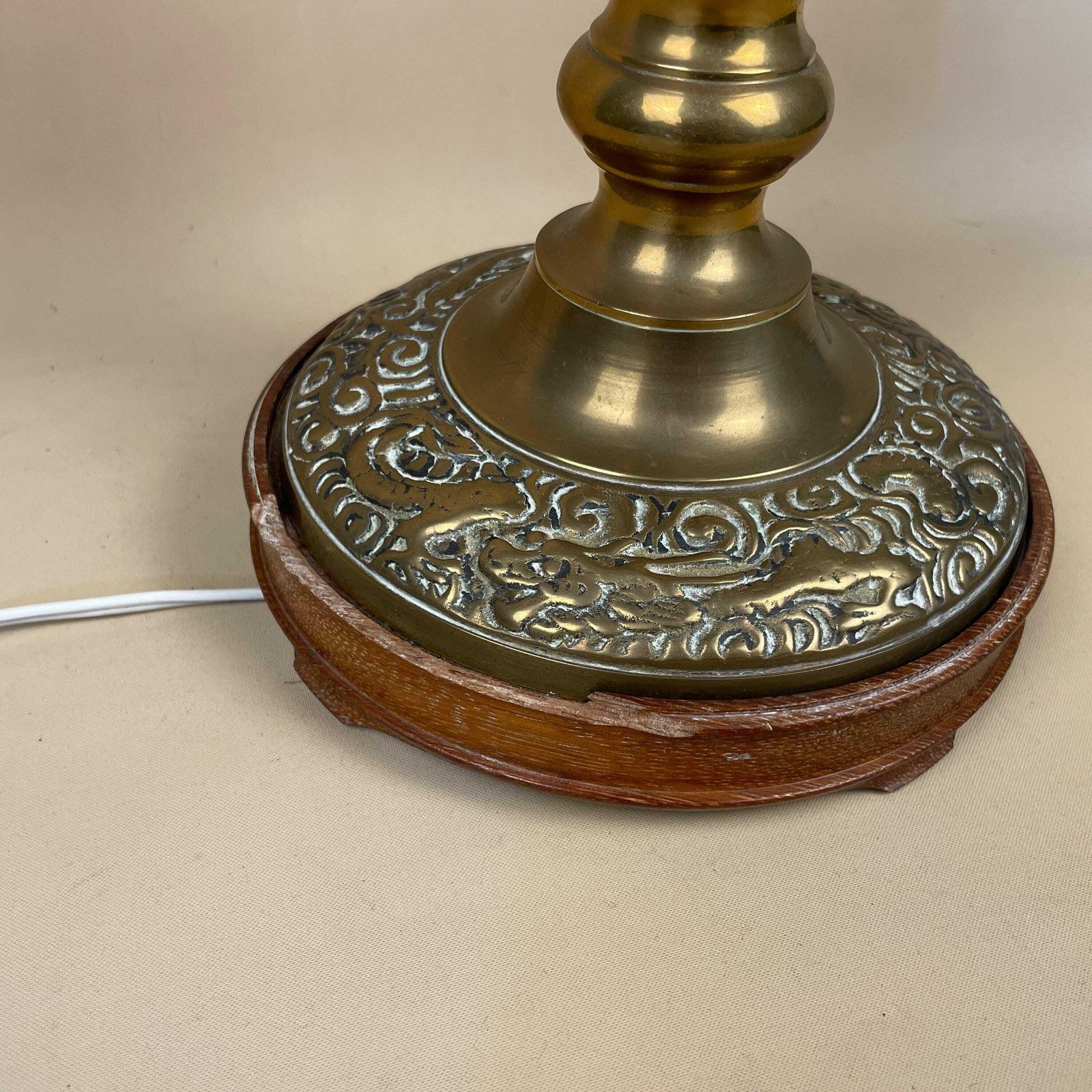 Vintage Brass Gold Lamp Oriental Asian Antique Large Ornate Round Wood Base Table Lamp Desk Light Bedside Old photo buy