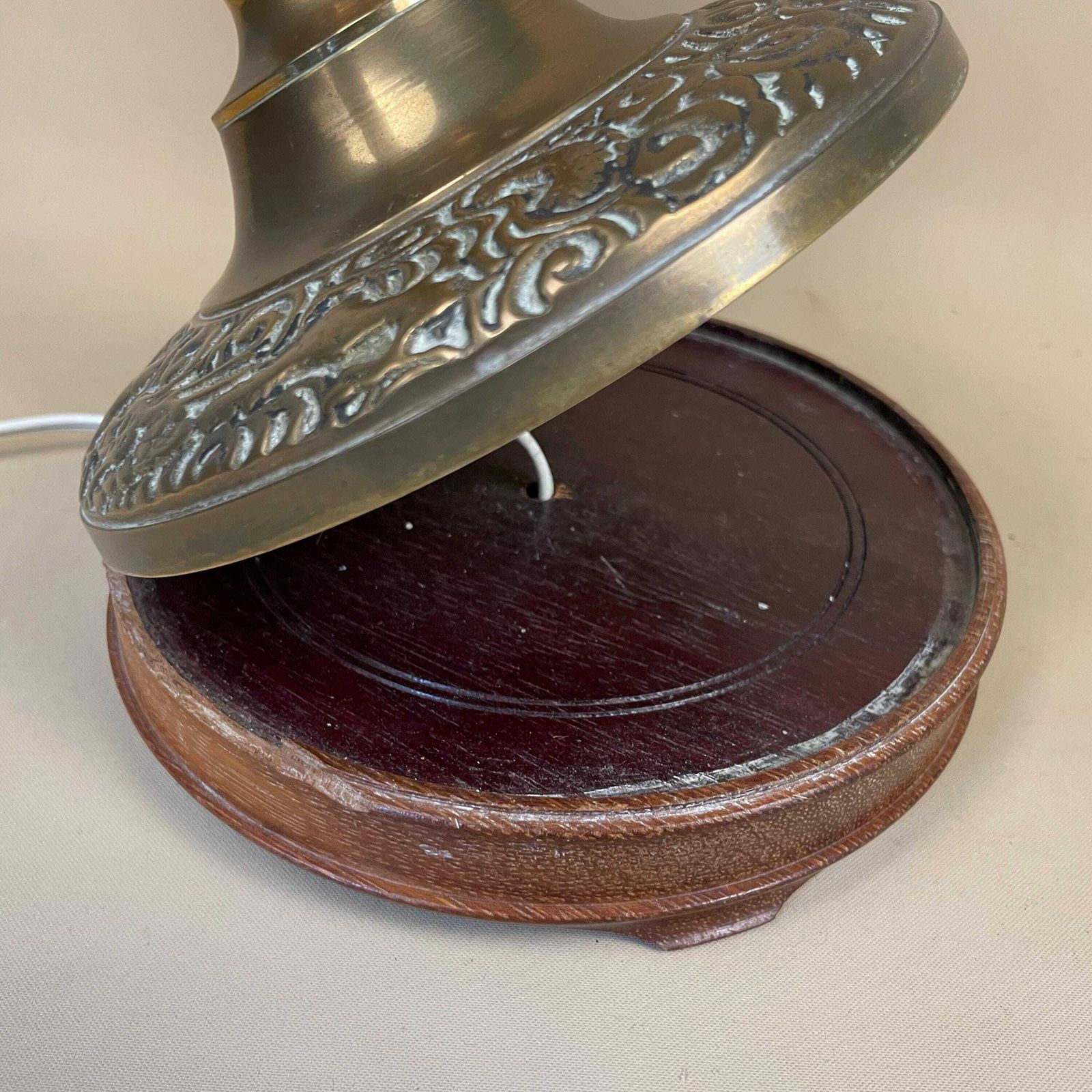 Vintage Brass Gold Lamp Oriental Asian Antique Large Ornate Round Wood Base Table Lamp Desk Light Bedside Old photo vintage