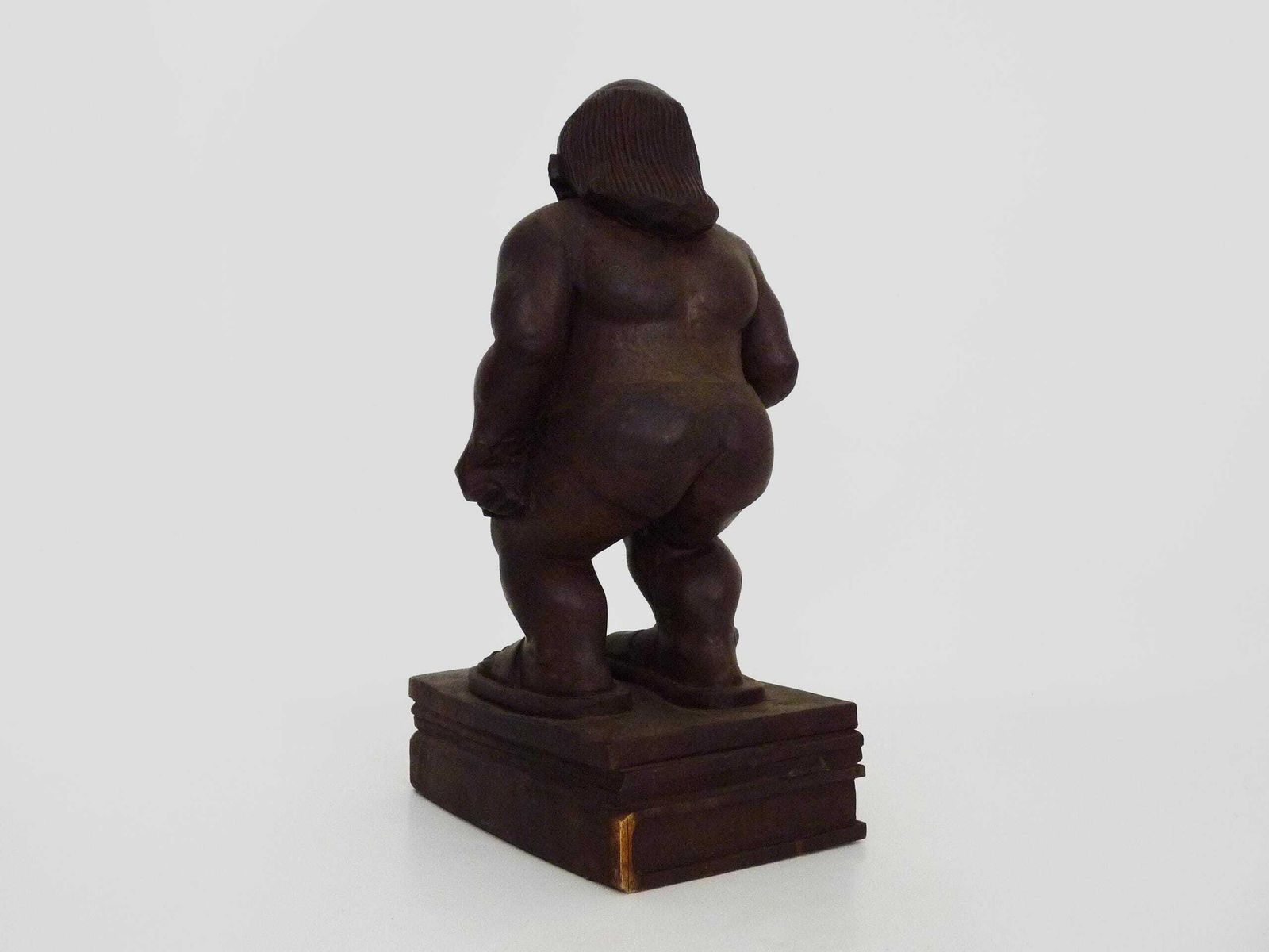 Grotesque Exotic Wood Sculpture Of A Man With Sunglasses And Flip Flops. 80s. Botero Style photo vintage