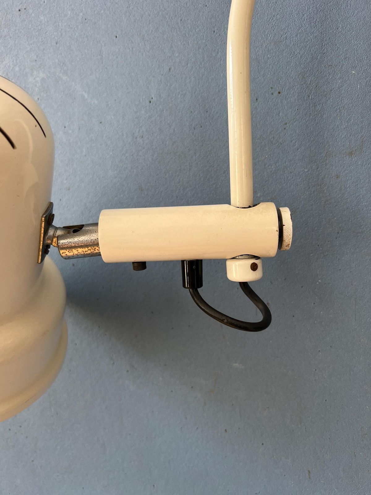 Beige Mid Century Anvia Boogwandlamp photo vintage