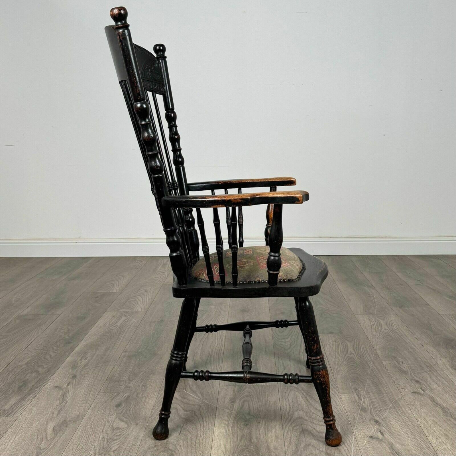 Antique 19th Century Ebonised Windsor Armchair In Oak photo vinterior