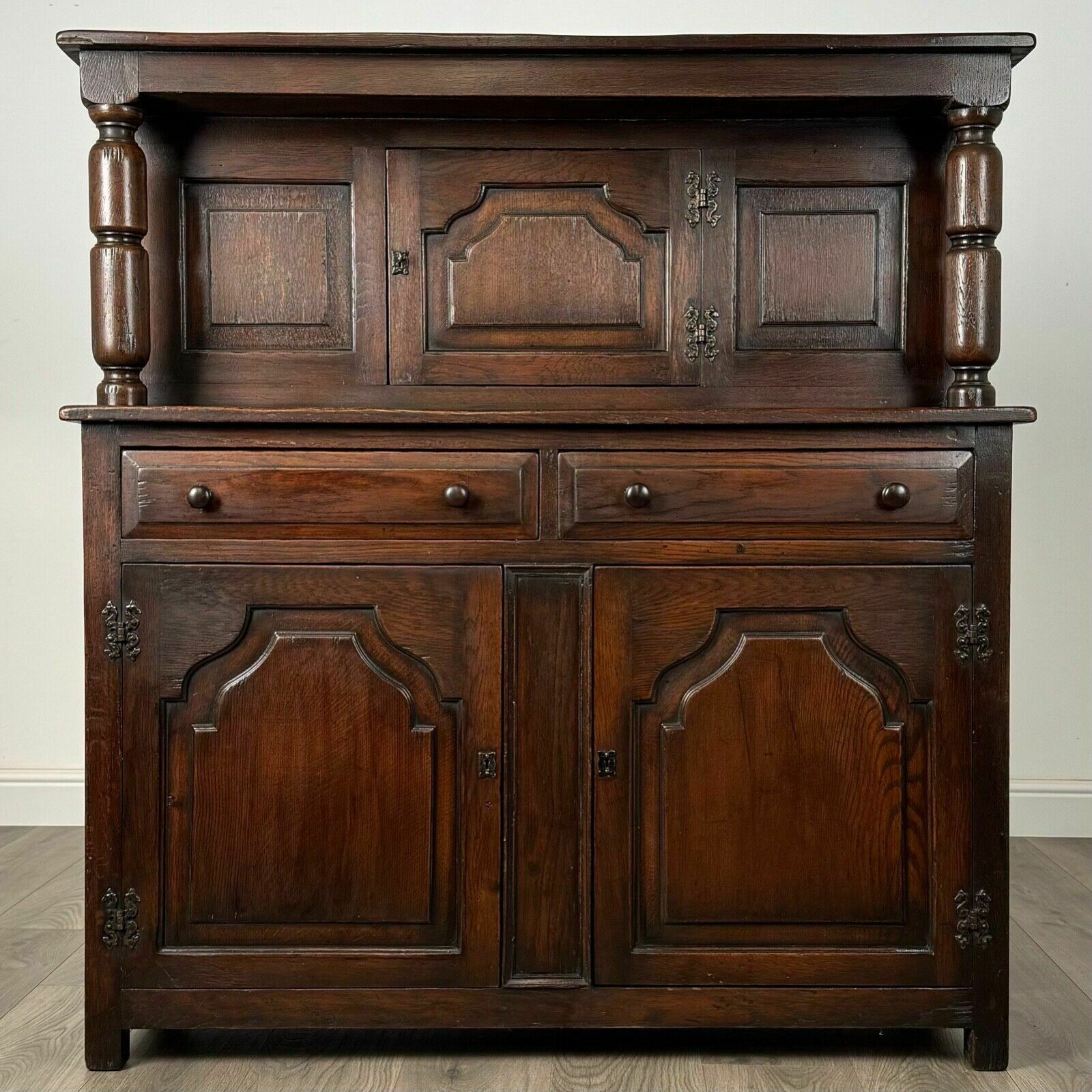Antique 20th Century Court Cupboard In Oak