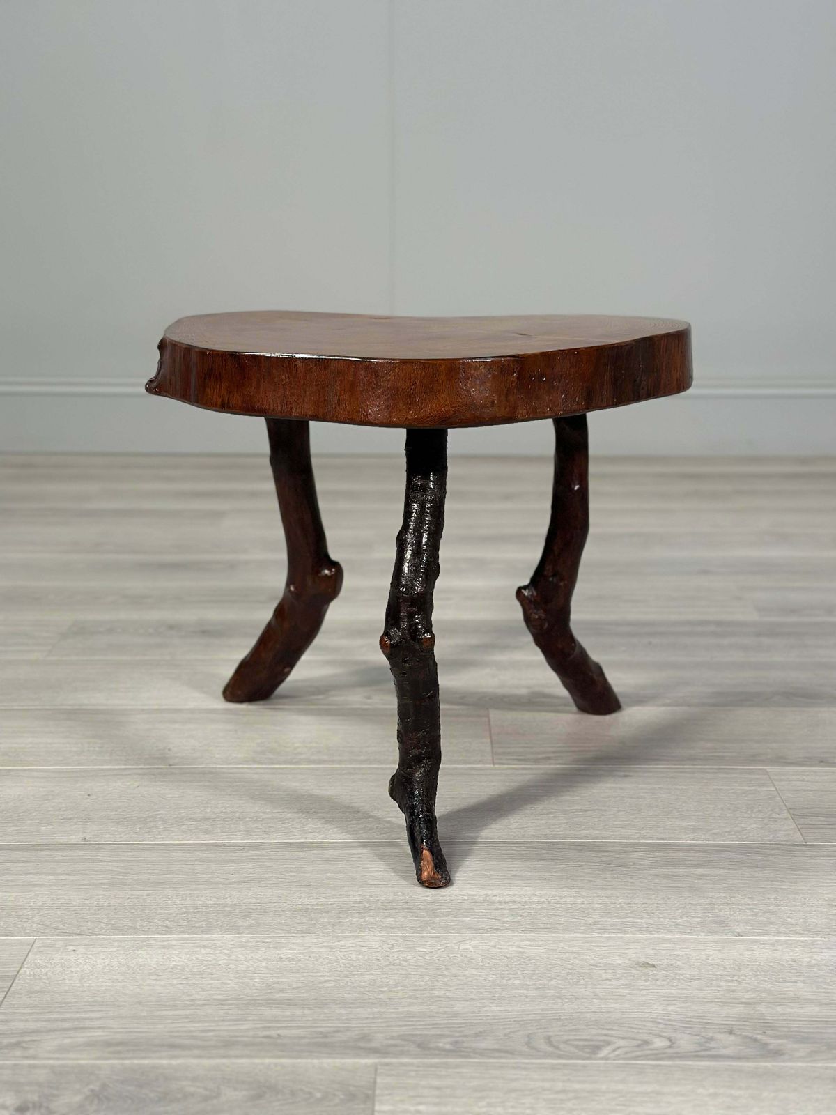 Natural Welsh Love Heart Table photo furniture