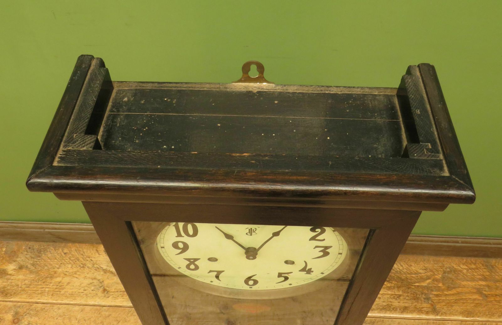 photo vinterior Antique Time Recorder Clock By The Time Recorder Supply & Maintenance Co
