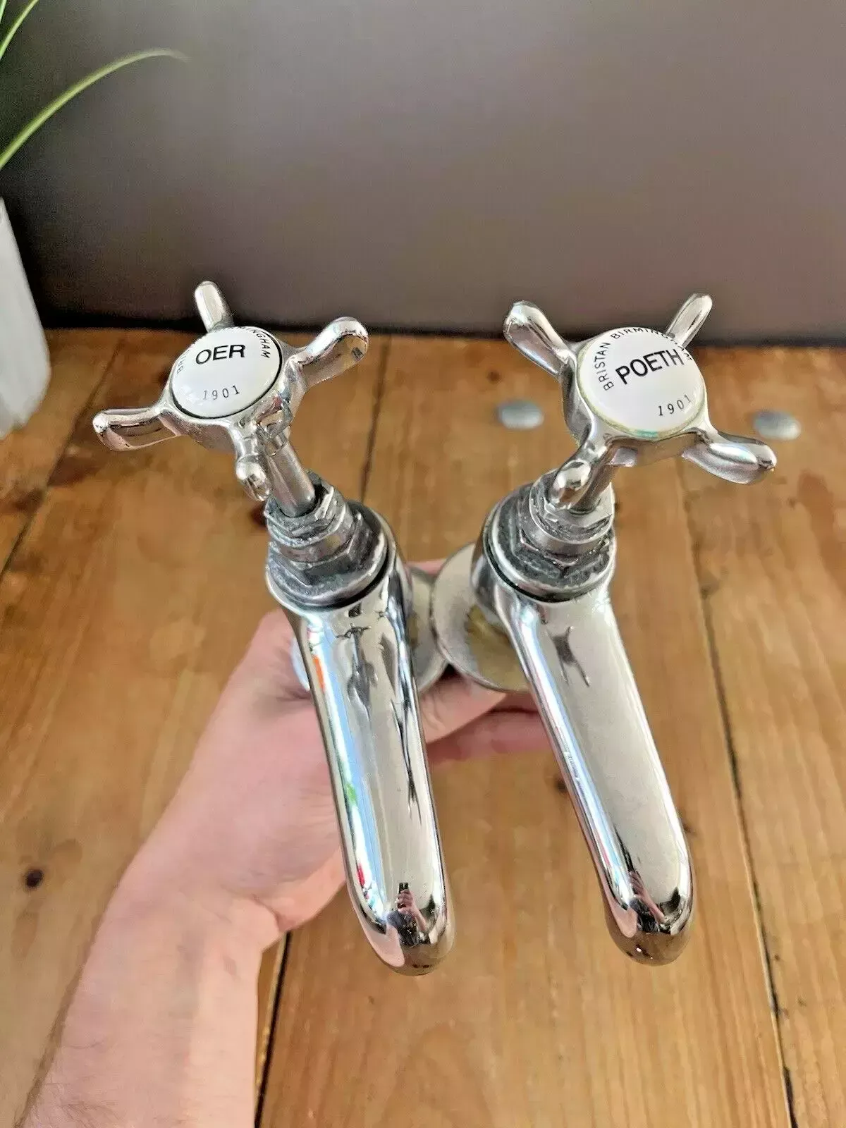 165.0 Vintage Welsh Bath Hot & Cold Kitchen Basin Sink Cross Handle Taps Antique Style photo