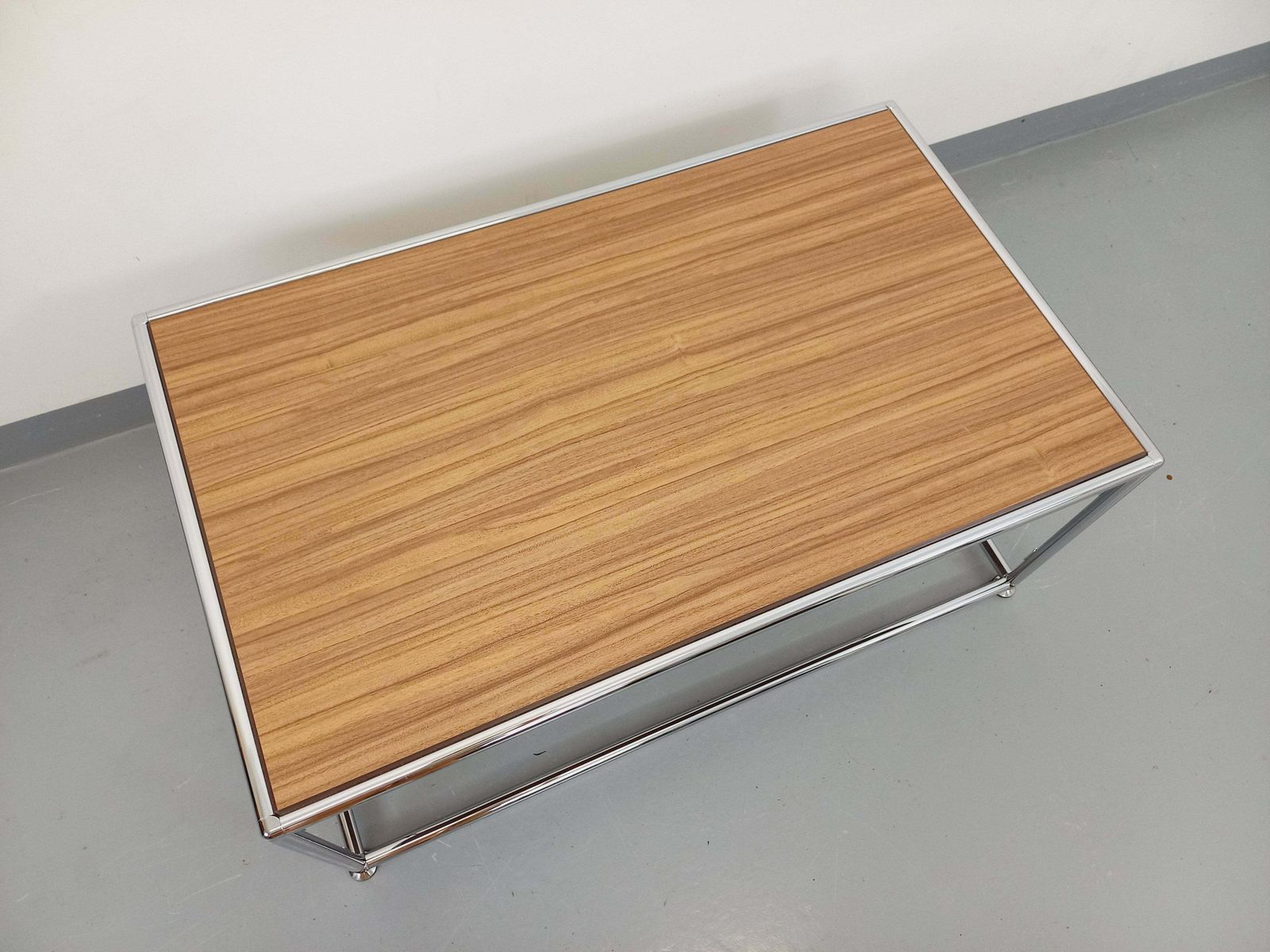 Table basse rectangulaire de style USM en métal chromé photo 570.0