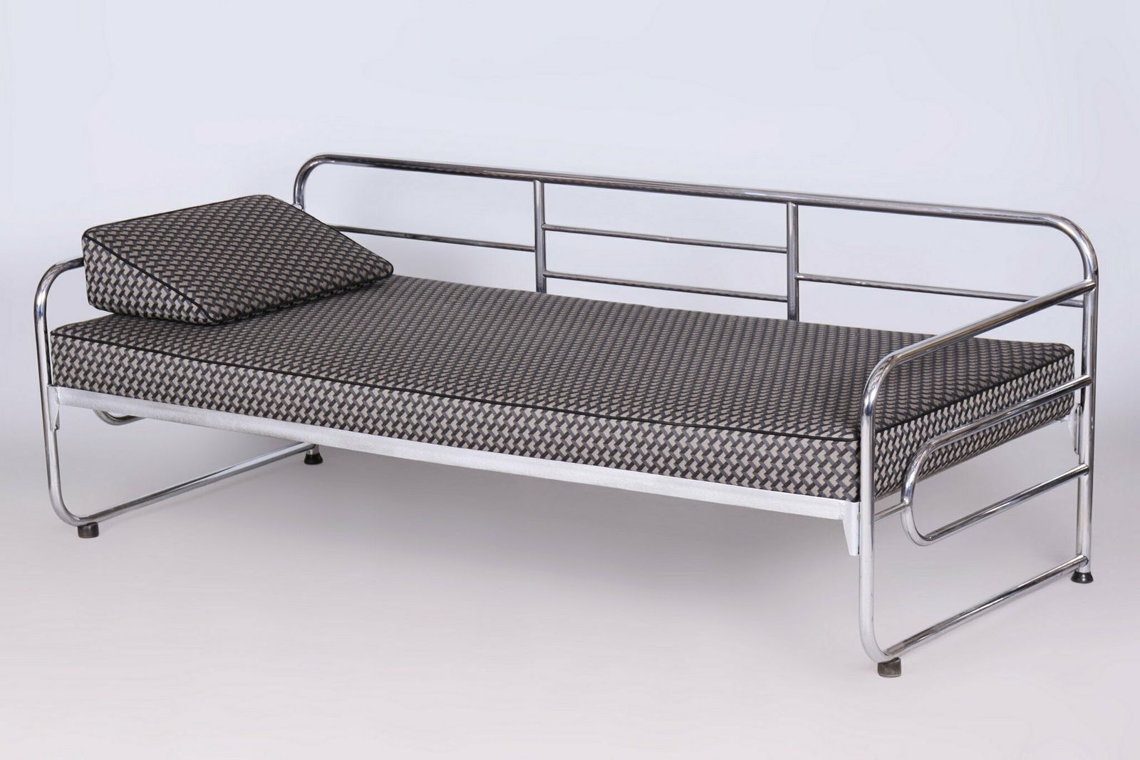 Restored Bauhaus Sofa, By Mücke Melder, Chrome, New Upholstery, Czech, 1930s photo vinterior