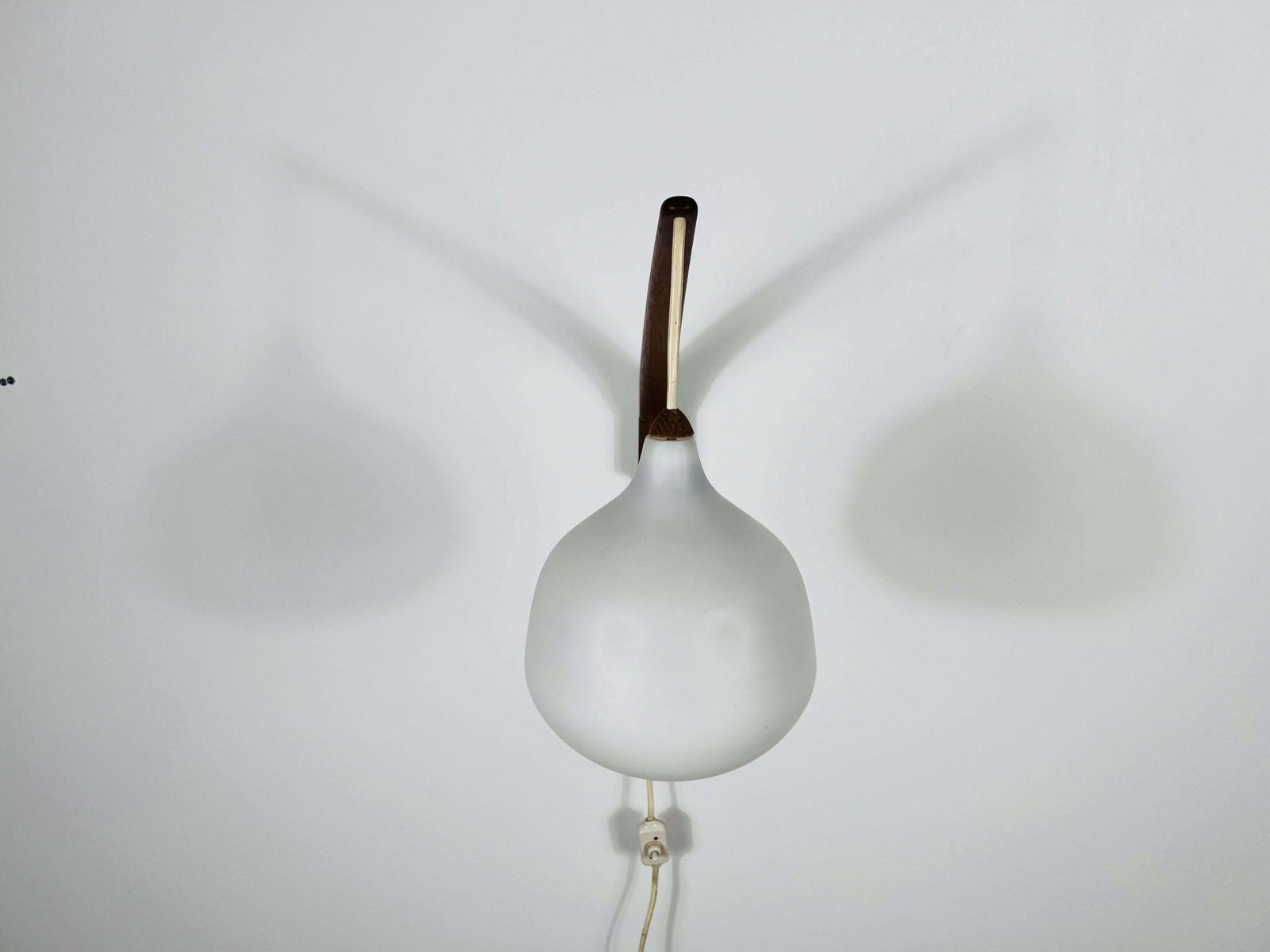 Teak And Opaline Glass Wall Lamp By Uno & östen Kristiansson For Luxus Sweden photo 663.0